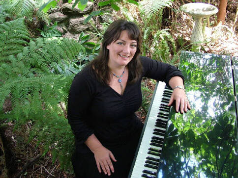 Stephanie Renouf Jazz Singer Pianist Melbourne